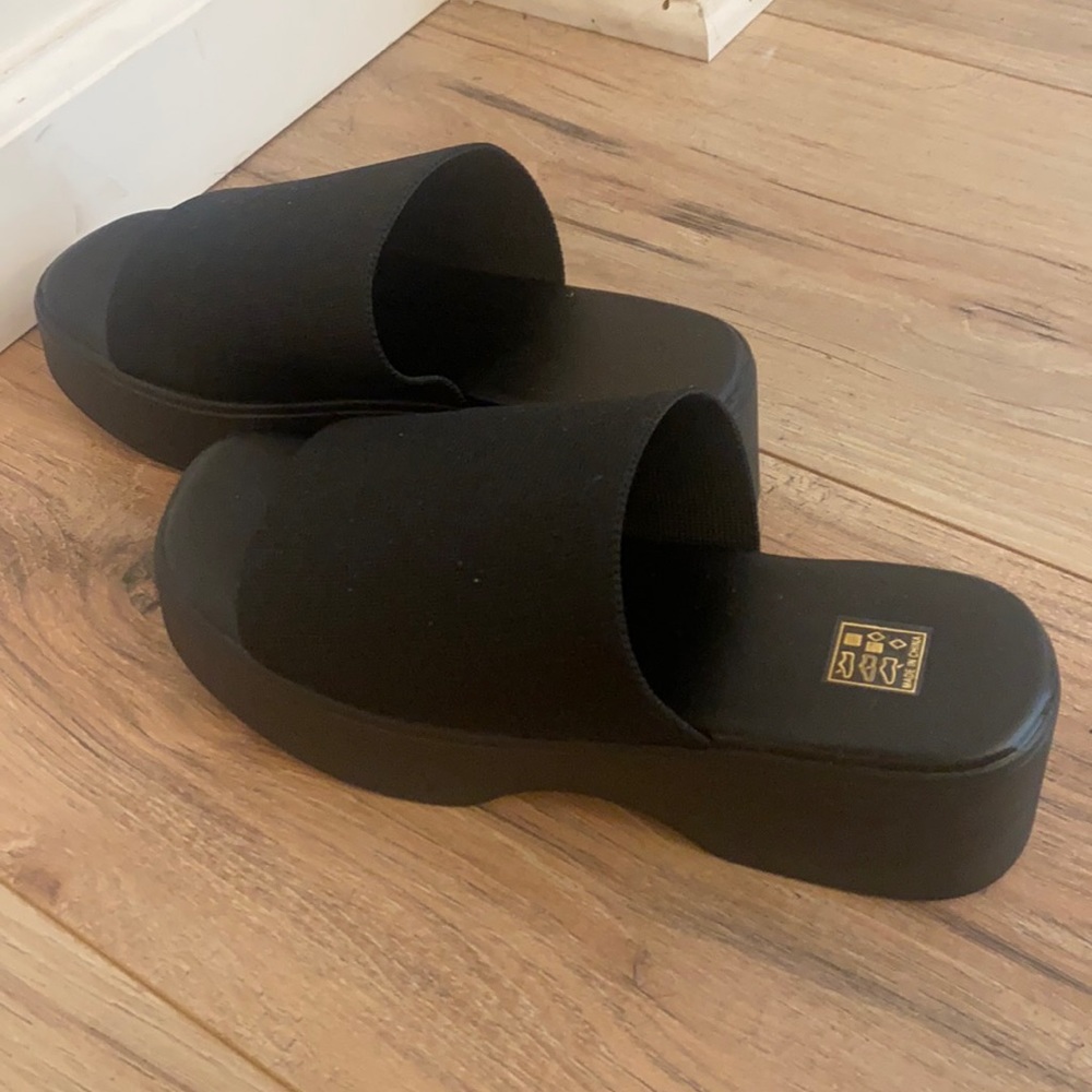 Platform sandals